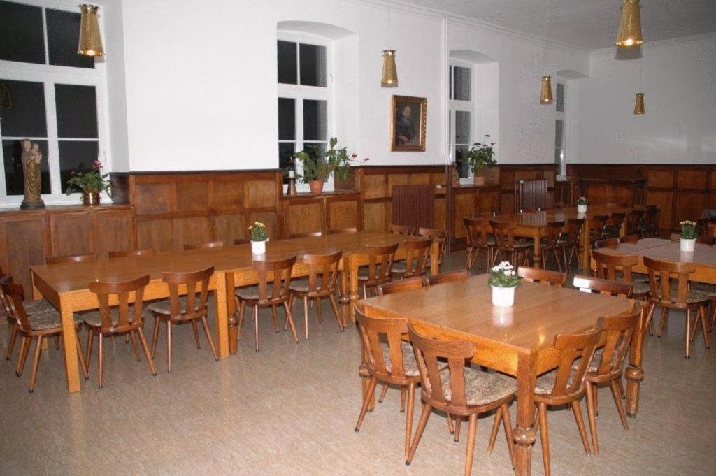 Nikolauskloster Juchen Exterior photo